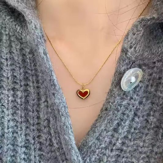 Elegant Heart Pendant Necklace – Waterproof, Durable & Perfect for Gifting. Mothers Day Gift.
