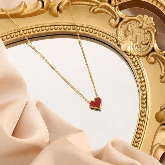 Elegant 18K Gold-Plated Heart Pendant Necklace