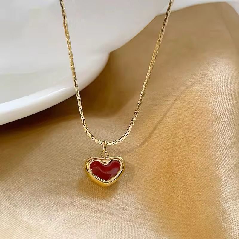 Elegant Heart Pendant Necklace – Waterproof, Durable & Perfect for Gifting. Mothers Day Gift.